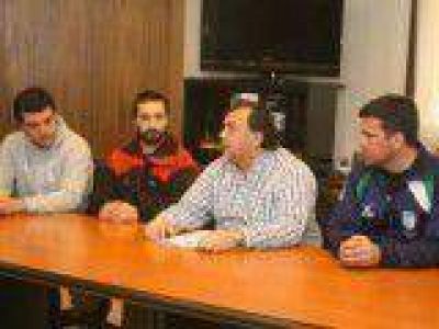 Belloni concret� el llamado a licitaci�n para la construcci�n de la sede de otros 3 clubes