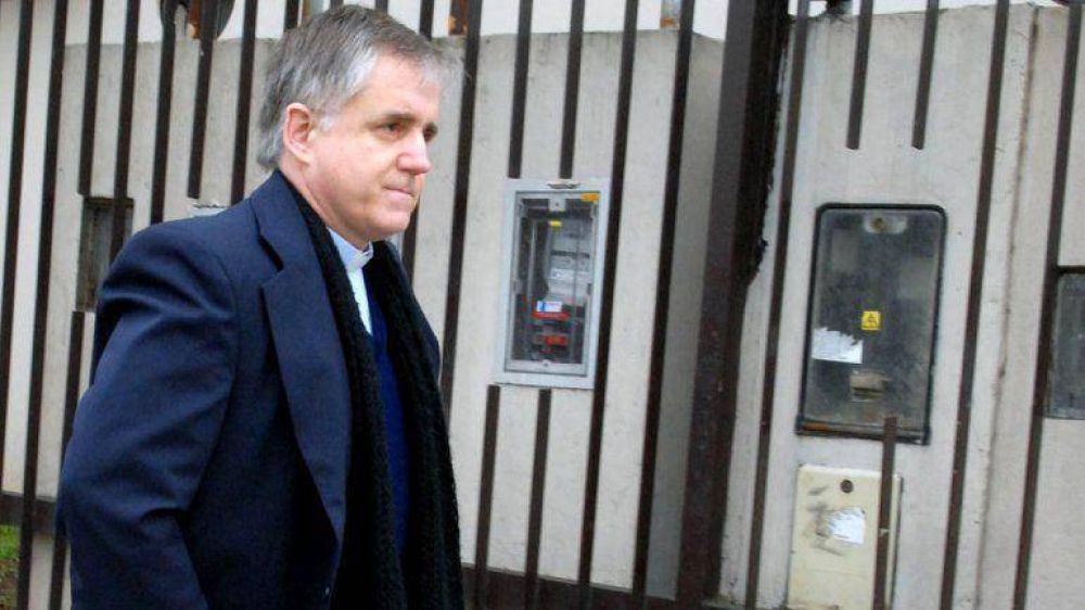 La fiscal�a consider� que existe peligro de fuga y pidi� la "inmediata detenci�n" del padre Grassi
