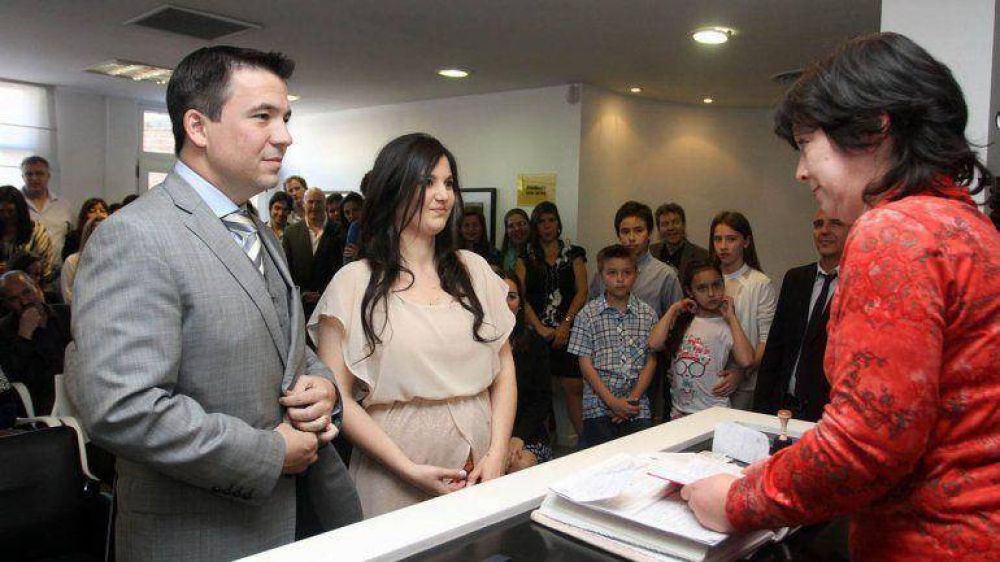 Gast�n Recondo se cas� con Valeria Marcovecchio