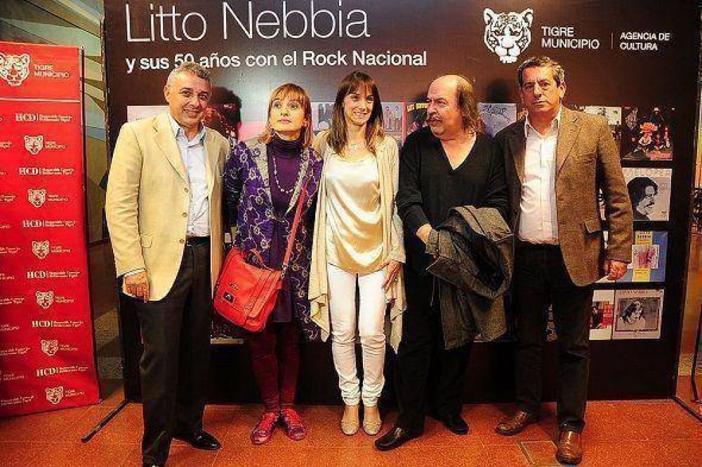 Se inaugur� en el HCD de Tigre la muestra en homenaje a Litto Nebbia