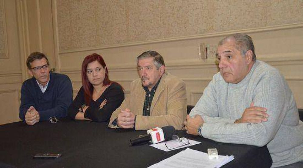 La oposici�n no dar� qu�rum si el proyecto sobre promoci�n industrial no se discute en Comisi�n 
