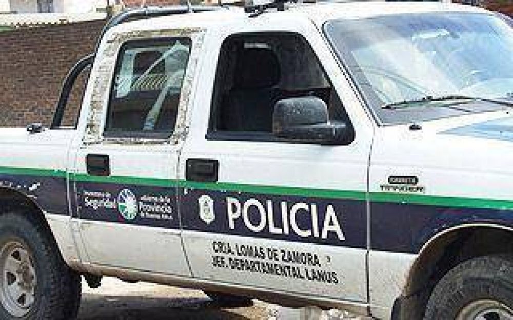 LAN�S: Un nene de 4 a�os muri� al ser atropellado por un auto que subi� a la vereda