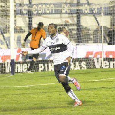 Pedro Troglio dio la sorpresa: entrar� de titular Correa por Rasic