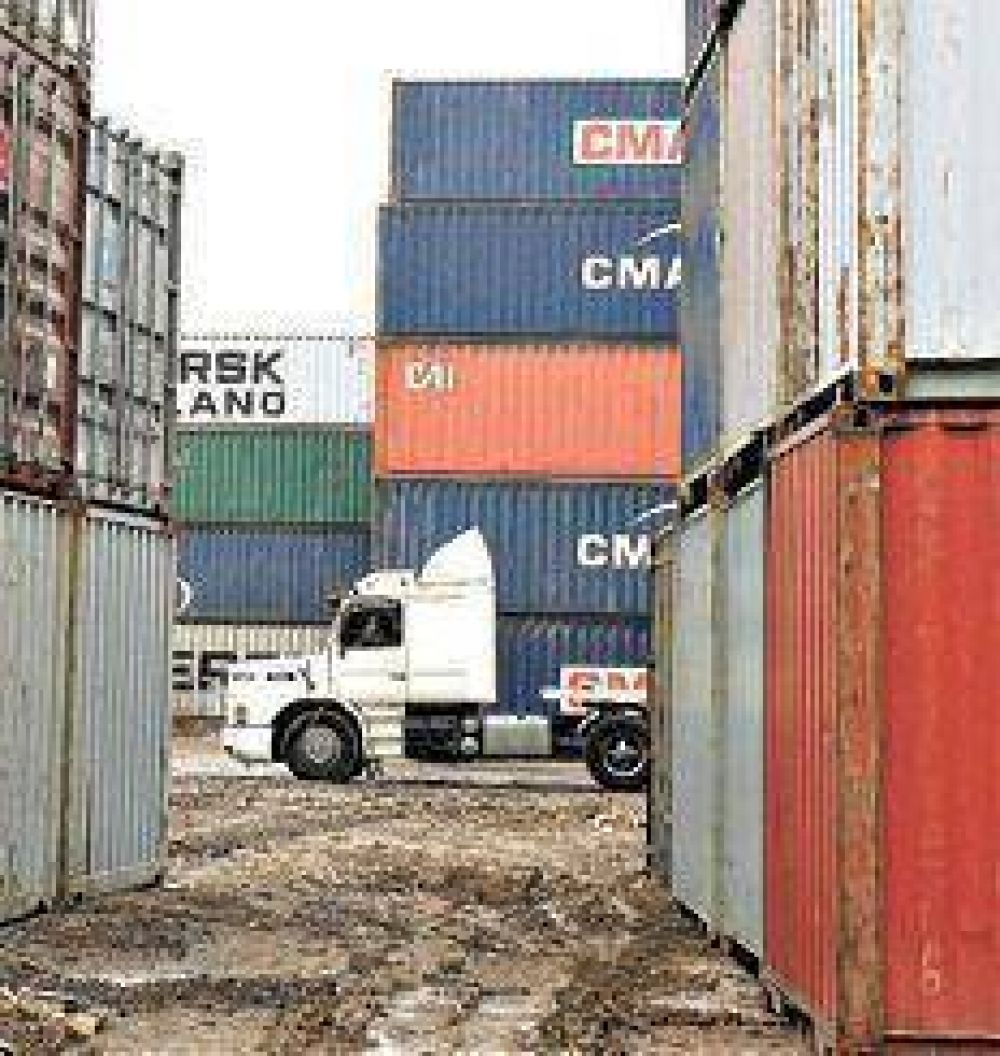 En la balanza ganan las exportaciones