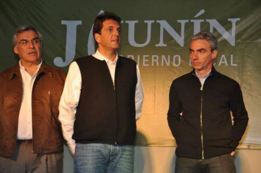 Massa destac� en Jun�n el apoyo a j�venes para estudiar y fomentar empleo