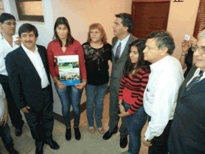 73� aniversario de Hermoso Campo, con viviendas y obras