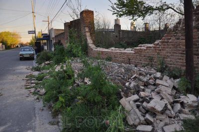 Se derrumb� un pared�n en el Barrio El Provincial