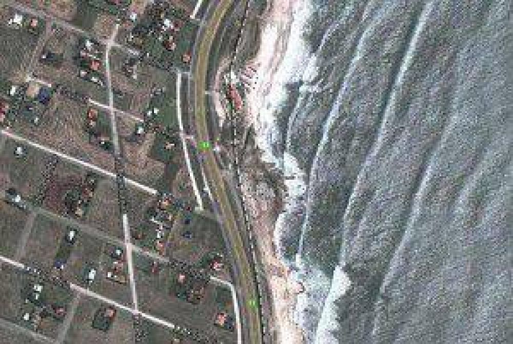 Construcci�n de una escollera despierta la indignaci�n de vecinos y turistas de Santa Clara