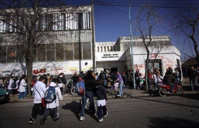 Retoman el pedido para fijar la vuelta a clases en 2014 desde el mes de marzo