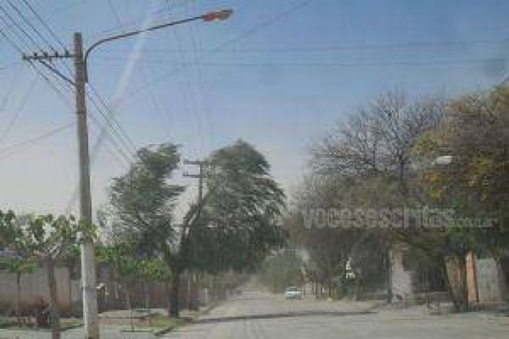 El zonda corri� ayer en Tinogasta con r�fagas de 70 a 100 Km/h