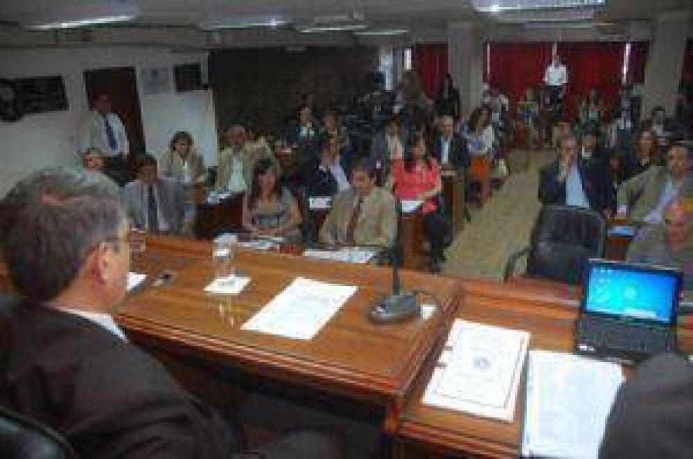 Media sanci�n a la emergencia sanitaria en especialidades cr�ticas