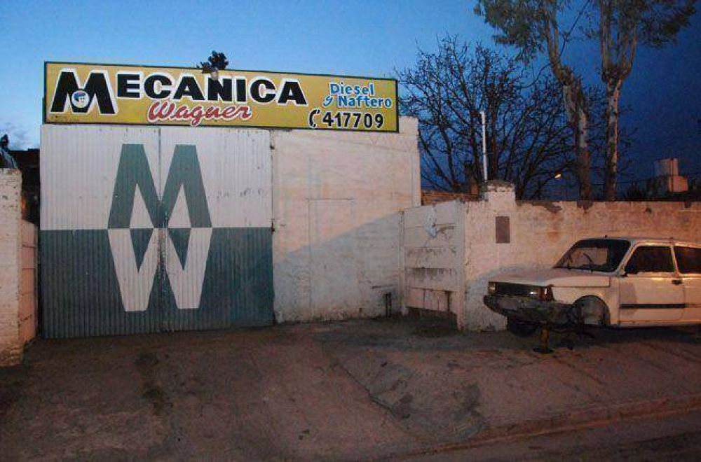 Est� grave un mec�nico que se quem� cuando soldaba un enganche