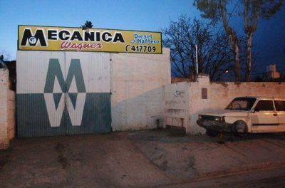 Est� grave un mec�nico que se quem� cuando soldaba un enganche