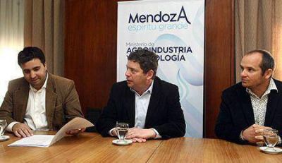 Agroindustria present� la campa�a de la lucha antigranizo