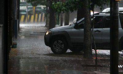 Nieva en el sur provincial mientras que llueve intensamente en el resto de la Provincia