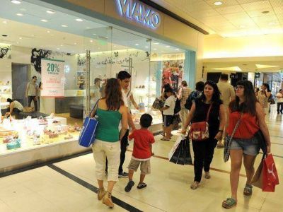Las promociones con tarjetas sostienen la venta minorista