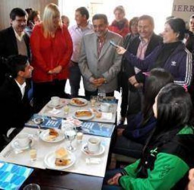 La �Casa de las Tejas� no descarta otro aumento a la quincenita