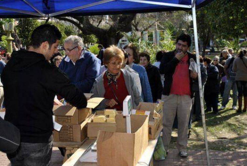 Pescados y l�cteos en la plaza Libertad