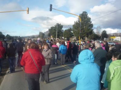 Indignaci�n y reclamo de Dina Huapi