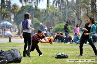 Miles de adolescentes de todo el pa�s festejaron la llegada de la primavera