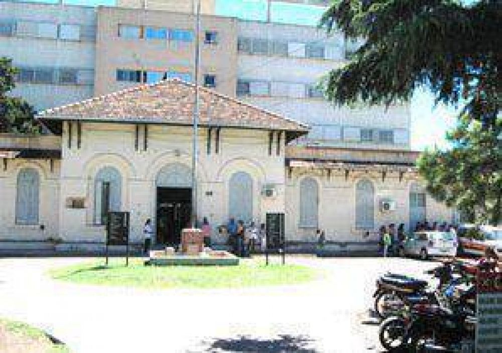 Quejas de los jubilados por el mal servicio que reciben en el Hospital