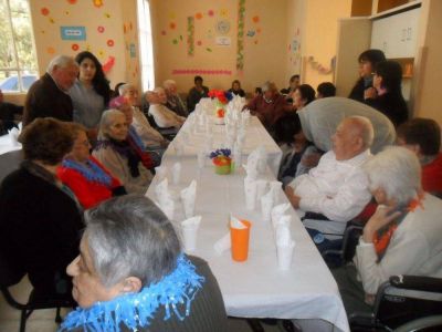 El Geriatrico municipal tambien festej� el D�a de la Primavera