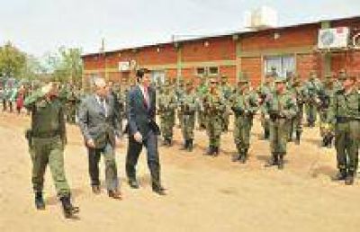 Gendarmer�a reforz� su presencia en la frontera salte�a y el Gobierno de la Provincia inaugur� un albergue para efectivos