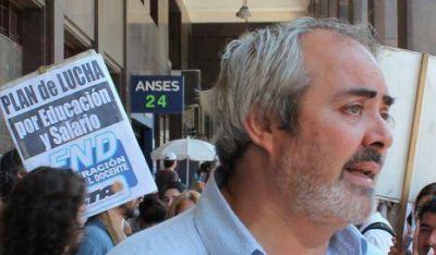Piden igualar salarios de maestros y legisladores