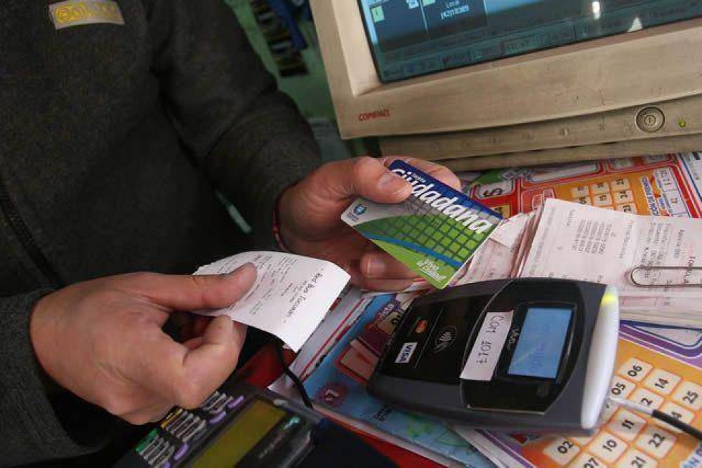 Los usuarios de la l�nea 4 se suman a la �Tarjeta Ciudadana�
