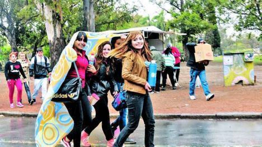 Fr�a llegada de la primavera, pasada por agua y con m�nimos festejos