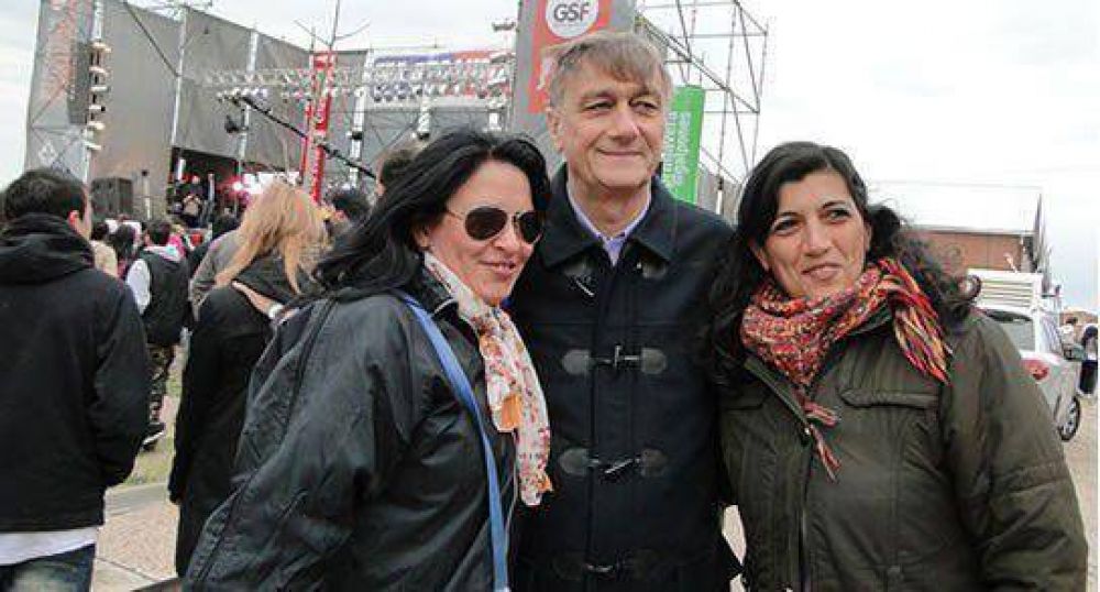 "Queremos un pa�s donde los j�venes sean protagonistas"