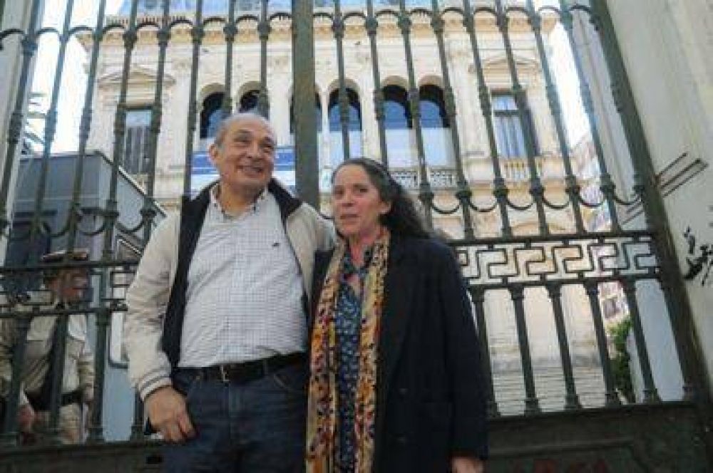 "Vengo por los que no est�n"