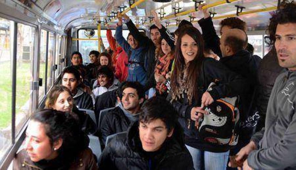 Transporte y Seguridad trabajan en el traslado de estudiantes