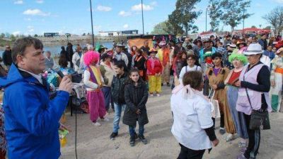 P�rez Cat�n particip� de los festejos por la Primavera y d�a del jubilado