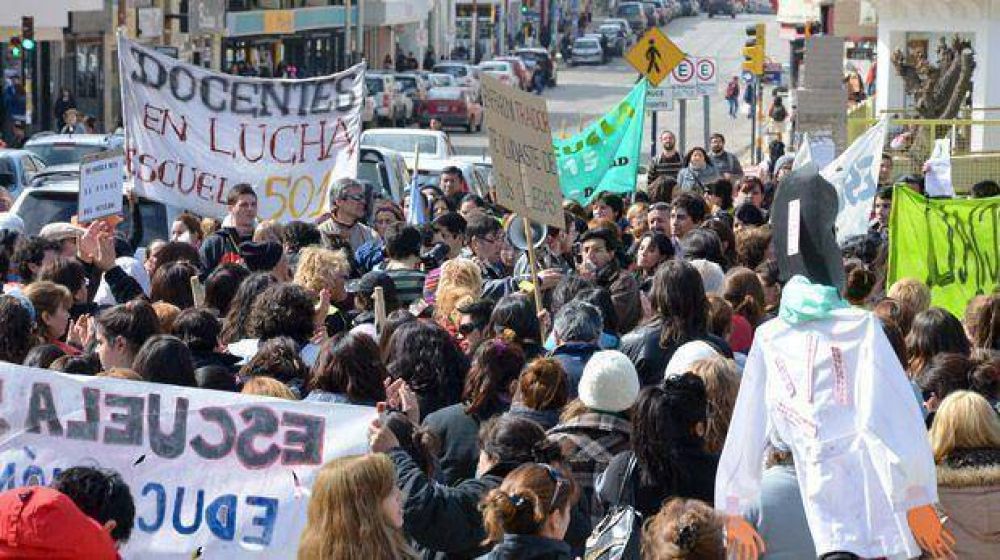 El Gobierno descont� los d�as sin clases a los docentes en asamblea