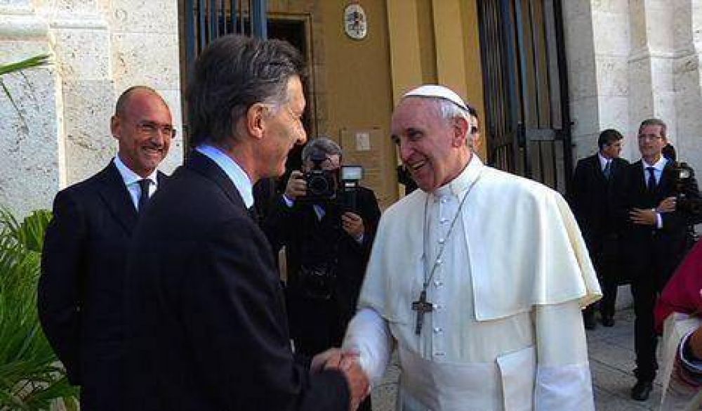 Macri acompa�� al Papa a Cerde�a