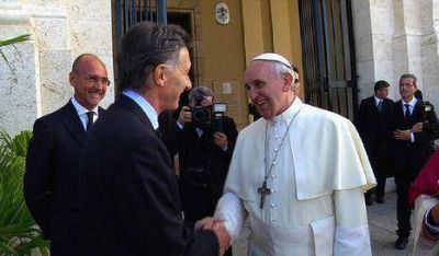 Macri acompa�� al Papa a Cerde�a