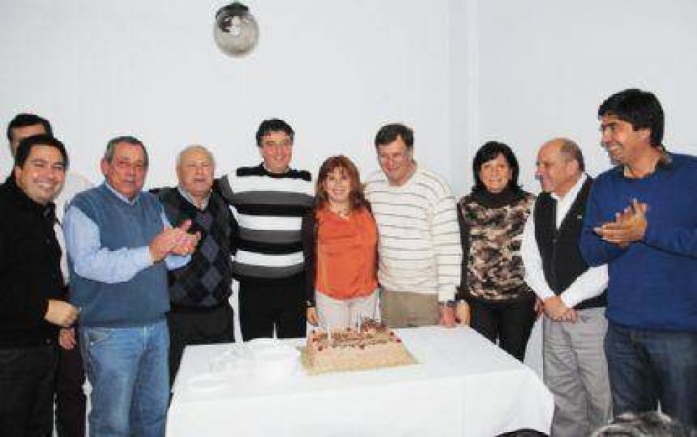 La Sociedad de Fomento del Puerto celebr� su 76� Aniversario trabajando sin descanso