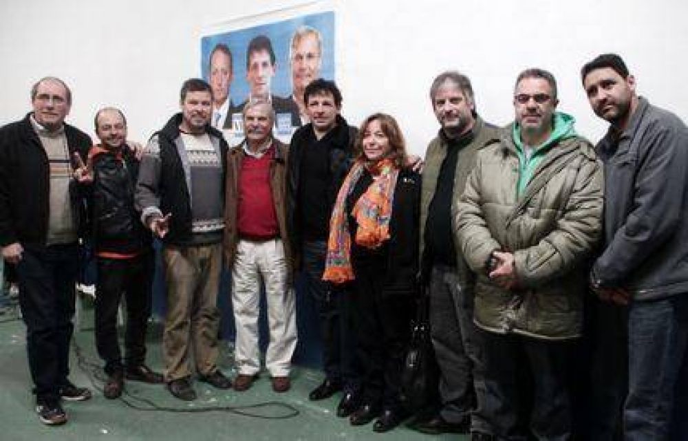 Curuchet, Rodr�guez y la lista del FpV estuvieron con m�s de 200 profesionales