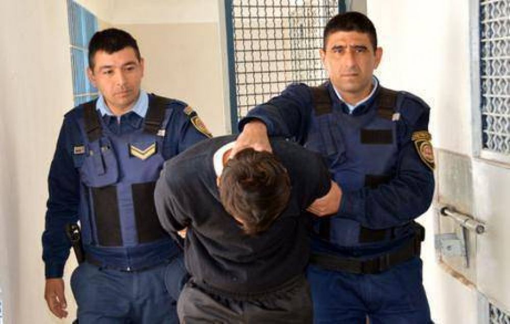 �Vecinos invasores� asaltan a mujer