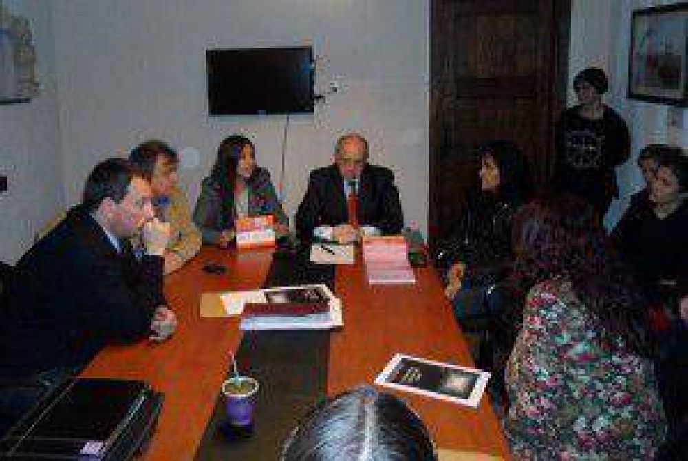 Violencia de g�nero: Planifican tareas de asistencia a la v�ctima