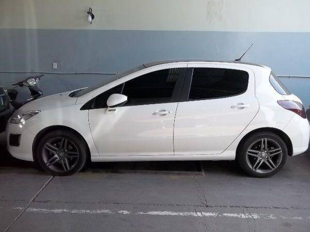 Secuestran un auto en Santa Rosa