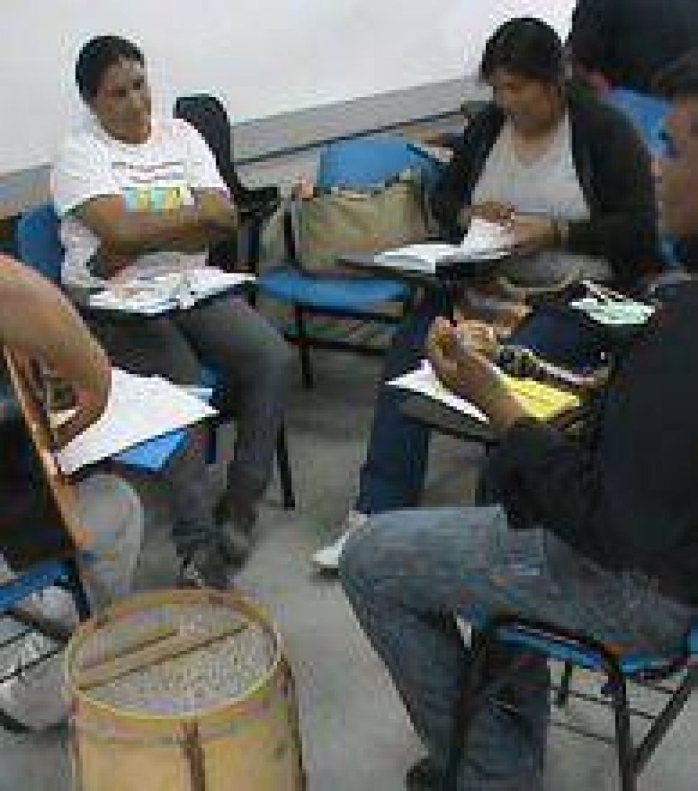 Producci�n de materiales did�cticos para la modalidad Intecultural-Bilingue
