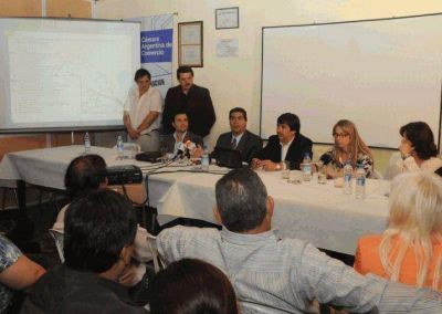 Avanza el segundo acueducto del interior con ocho frentes de trabajo