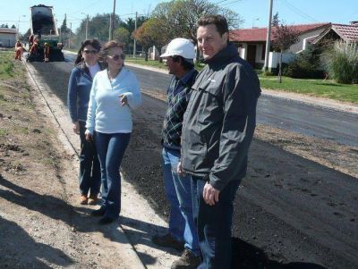 Por los inconvenientes que hubo en el asfalto nuevo habl� el Intendente
