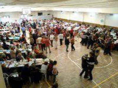 Los jubilados de Azul festejaron su d�a