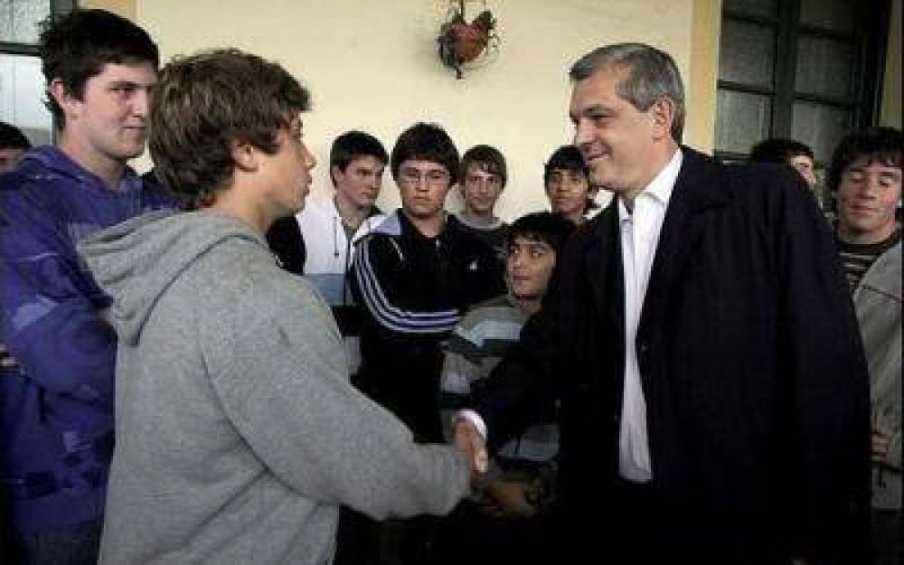 Juli�n Dom�nguez defendi� el Presupuesto 2014 presentado por Cristina
