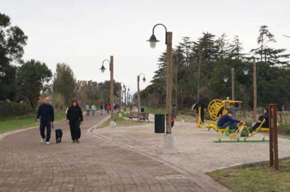 Se posterg� el acto de apertura del Paseo Santilli pero igual 'lo inaugur� la gente' 