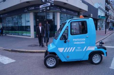 Incorporan un auto ecol�gico para Guardia Urbana 
