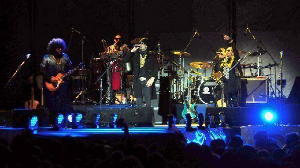 Illya Kuryaki le puso el broche de oro al d�a de fiesta en Madryn